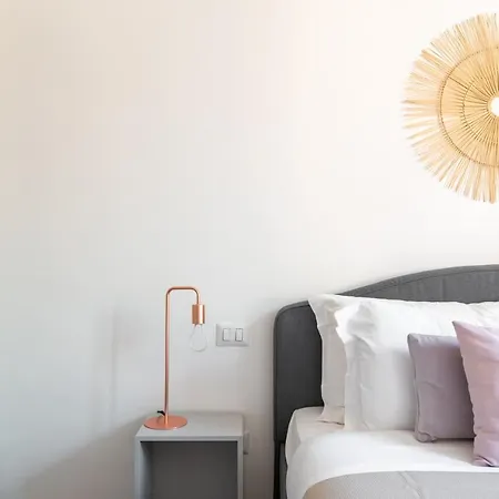 Iflat Colorful And Bright In Monti Apartment *